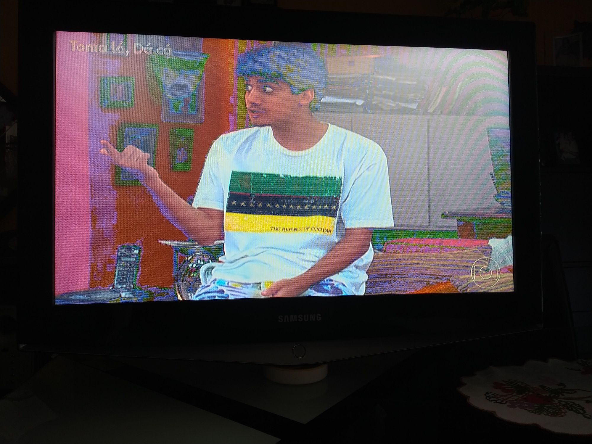 TV LE32R72B 32" para peças ou reparação monitor casa quarto sala.