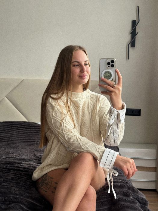 Світер бежевий оверсайз