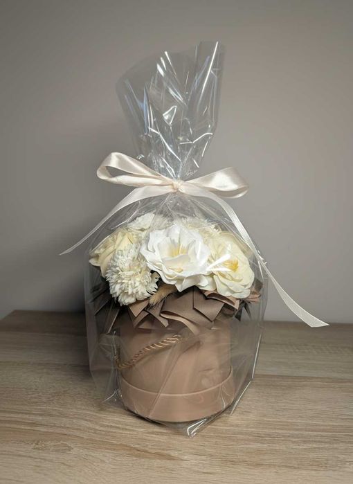 Flowerbox z Kwiatami Mydlanymi Prezent Upominek Bukiet Róże Mydlane