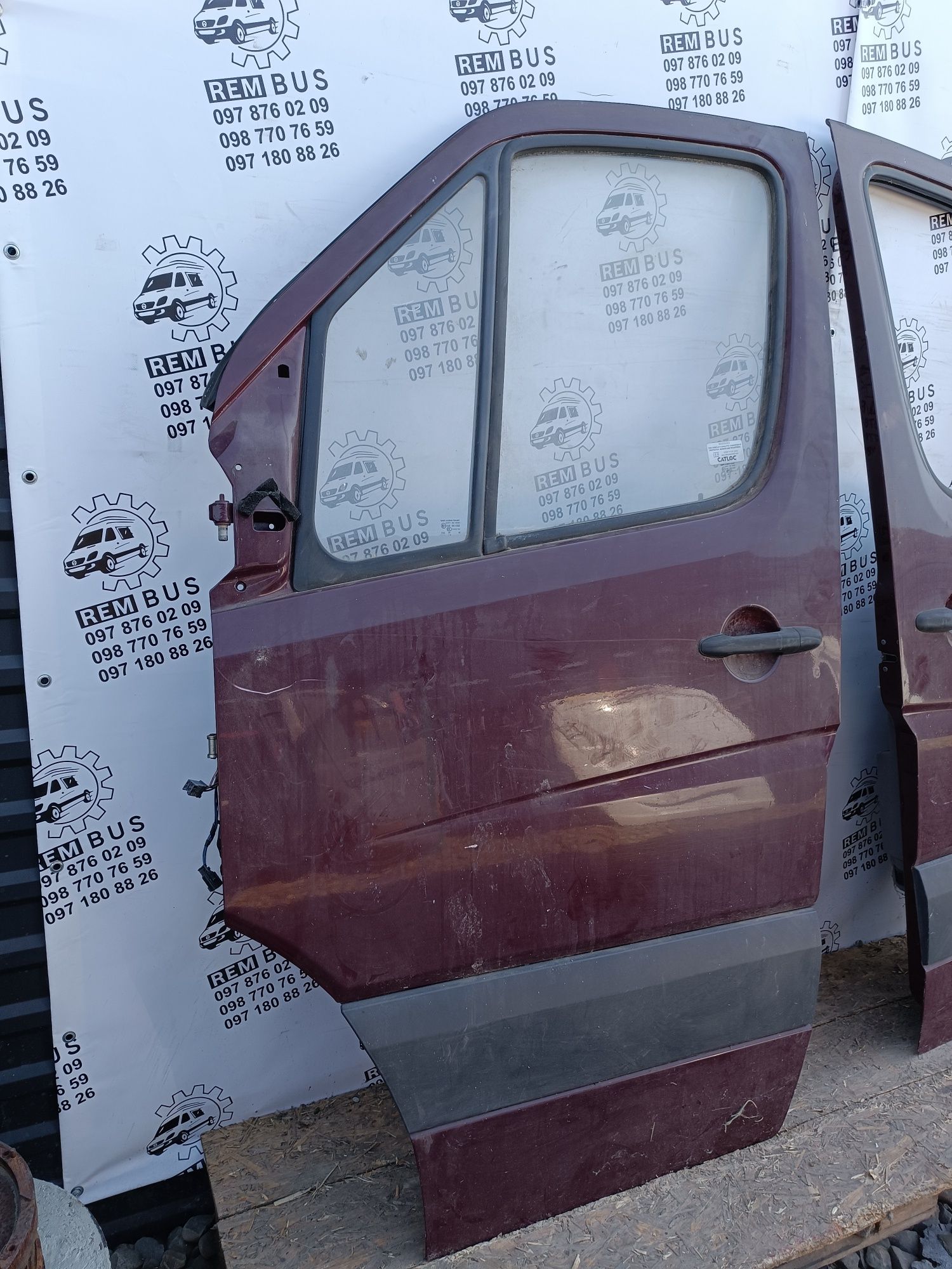 Фіолетові двері передні для MB Sprinter VW Crafter дверка дверь