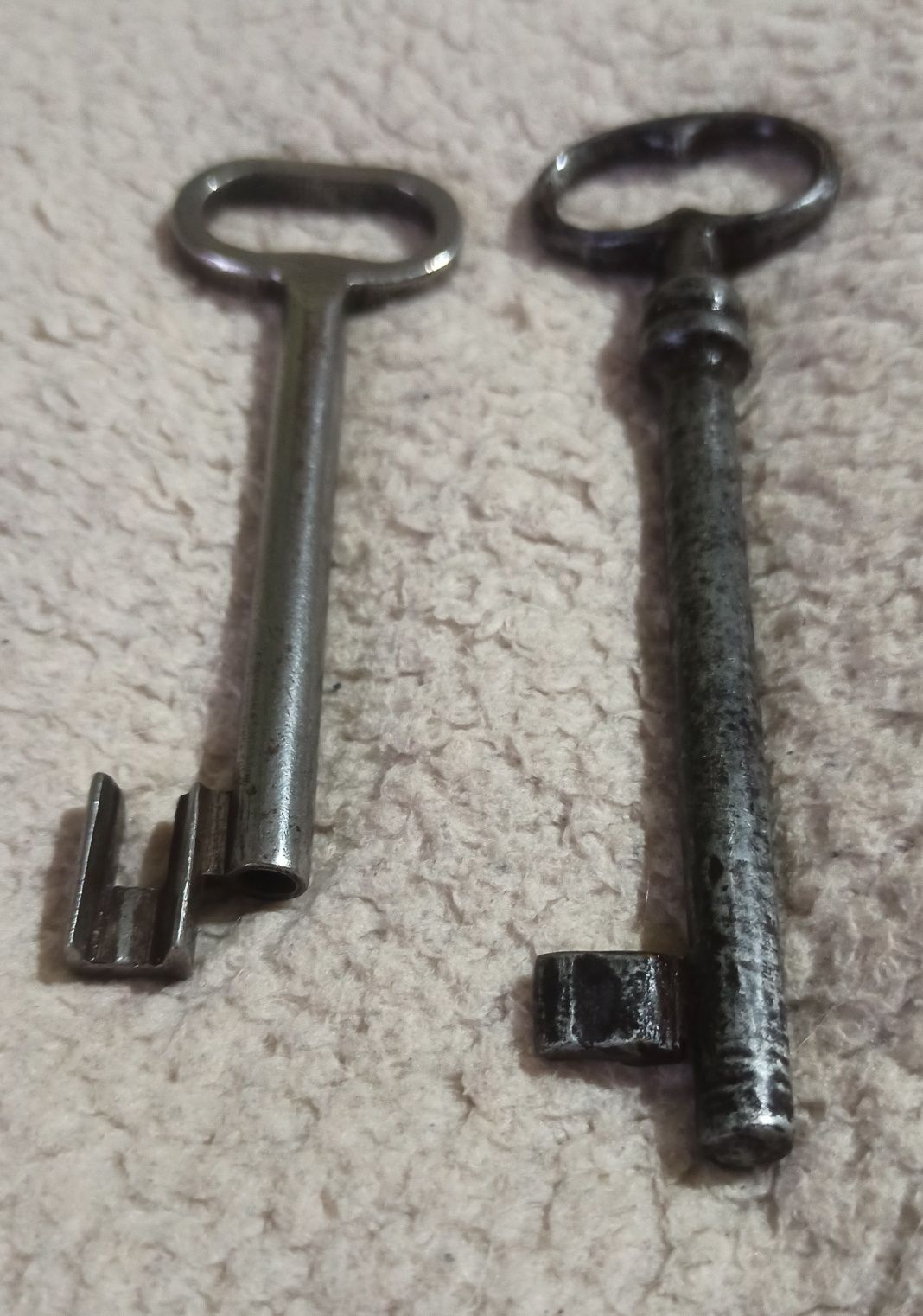Dwa przedwojenne klucze