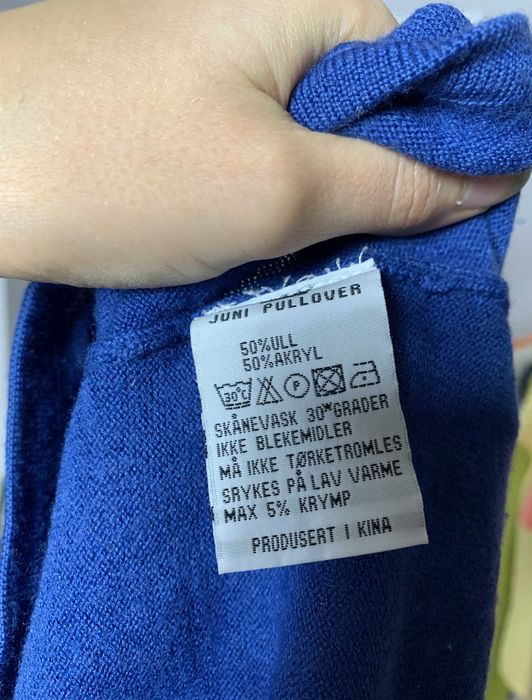 Miękki kobaltowy chabrowy wełniany sweter S 50% wełna na jesień zimę