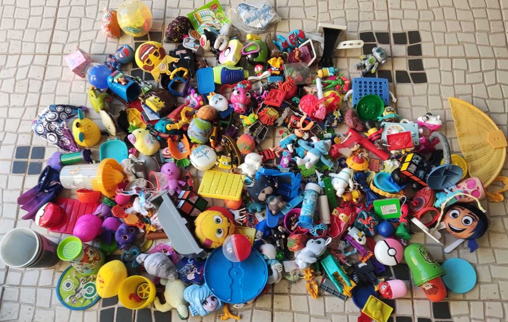 Lote de  colecionáveis da McDonalds