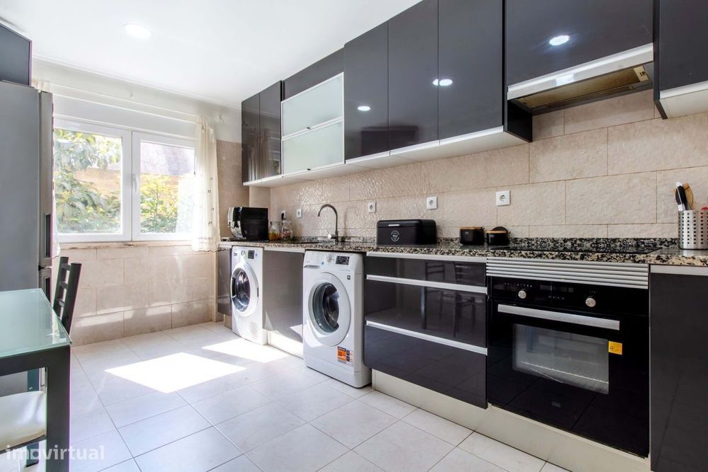 Apartamento T3 Totalmente Remodelado em Agualva, Sintra