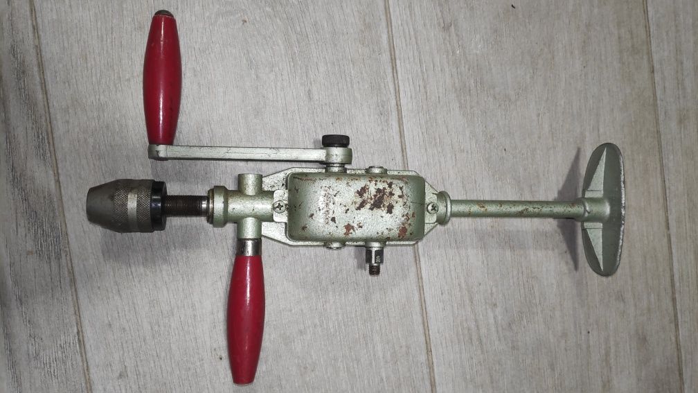 Máquina furar manual