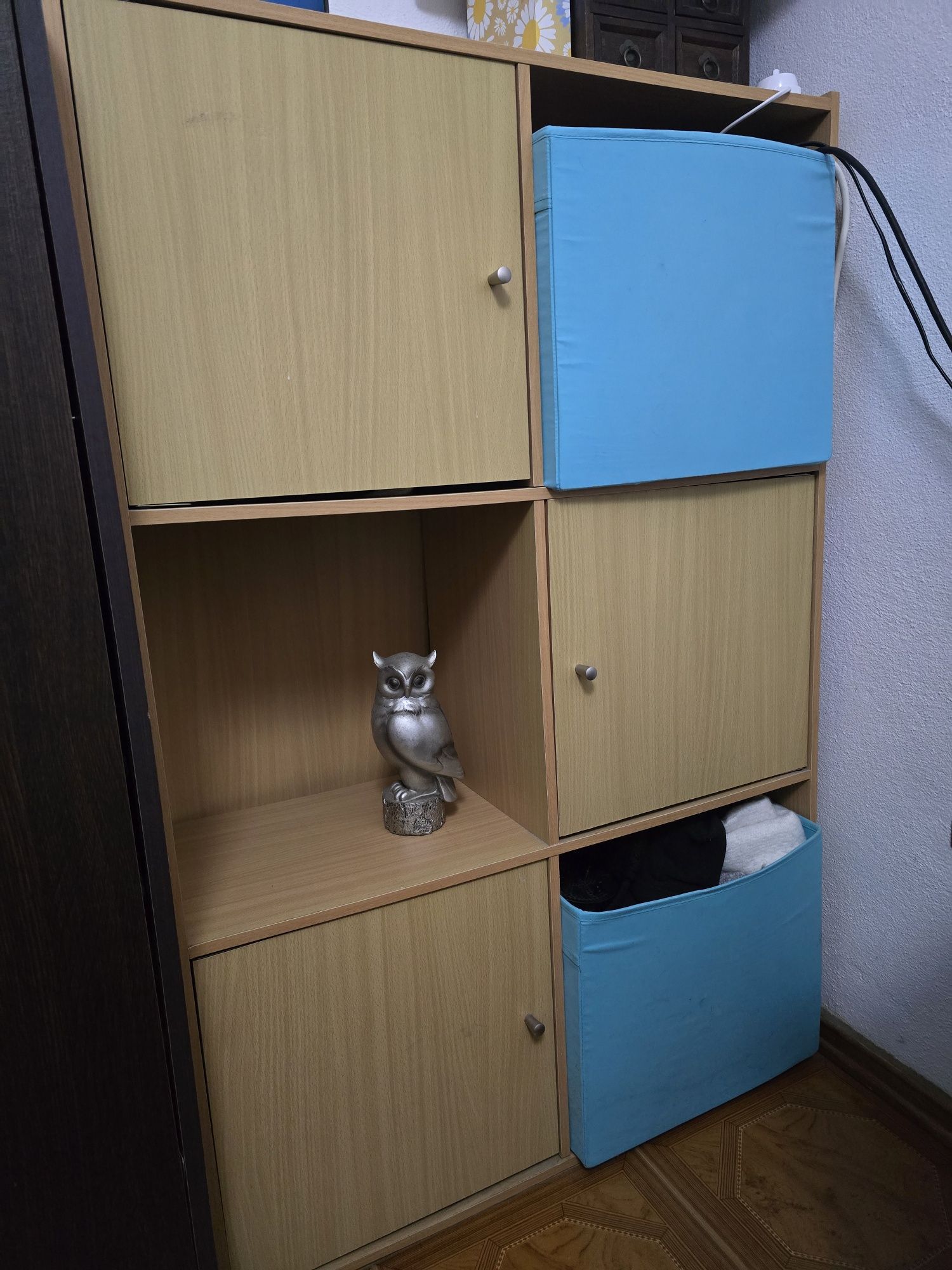 Estante cubos e portas