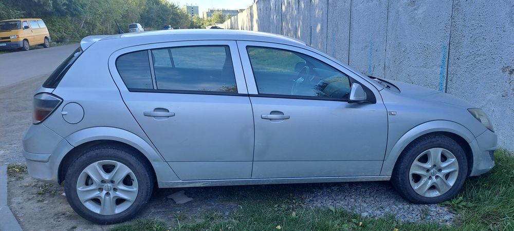 Автомобіль Opel astra H