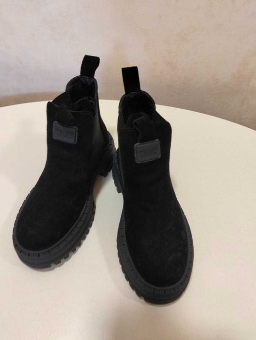 Підліткові чорні чоботи