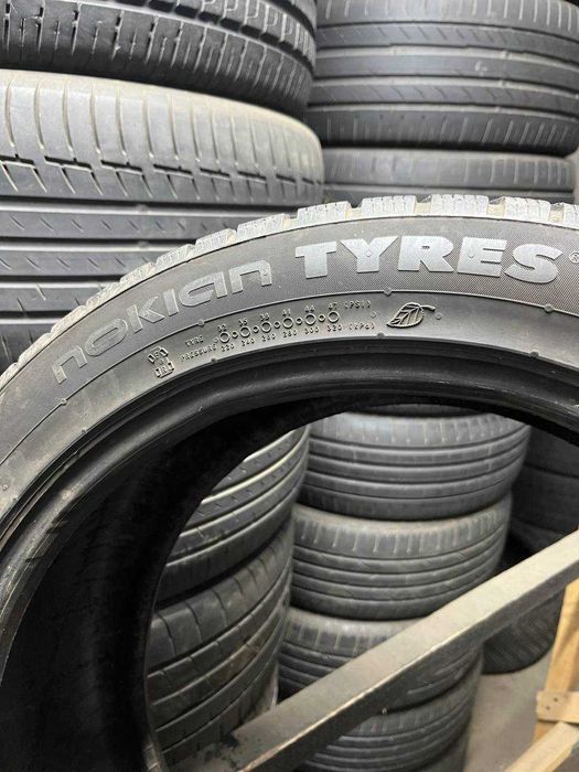 235/45 R18 Nokian пара зима