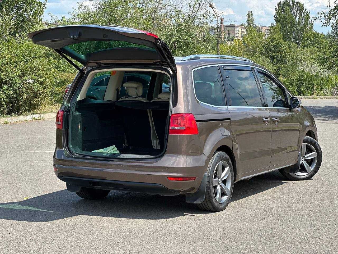 Avtoreal Volkswagen Sharan Дизель 2.0
