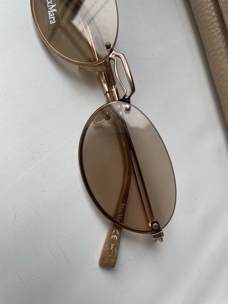 Солнцезащитные очки max mara