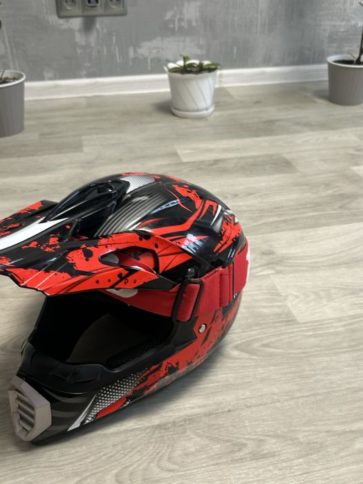 Мото шлем ендуро L