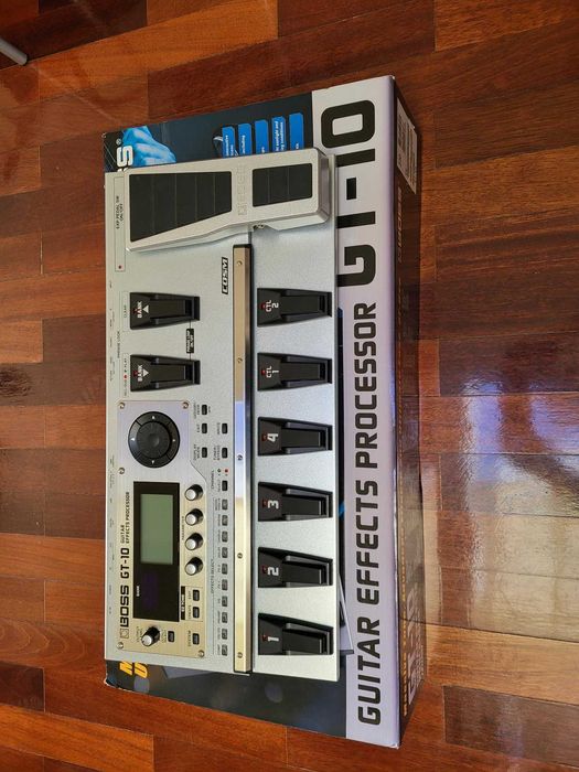 Boss GT 10 - Processador de som para guitarra