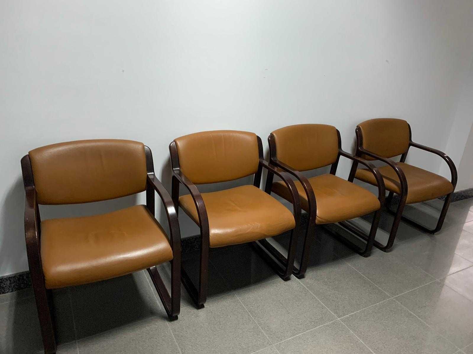 4 Cadeiras estilo nórdico Warren Snodgrass