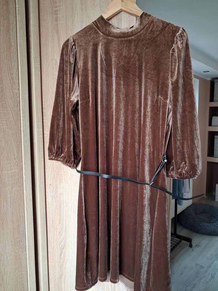 Nowa sukienka Top Secret r. 42 XL welurowa