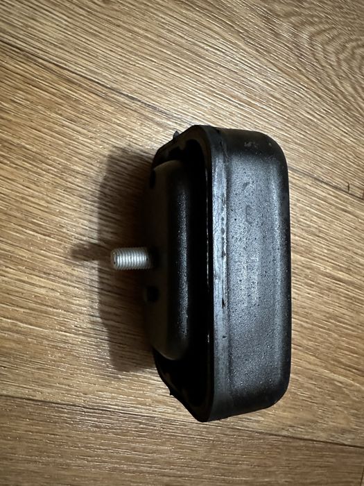 Подушка двигателя сузуки Jimny