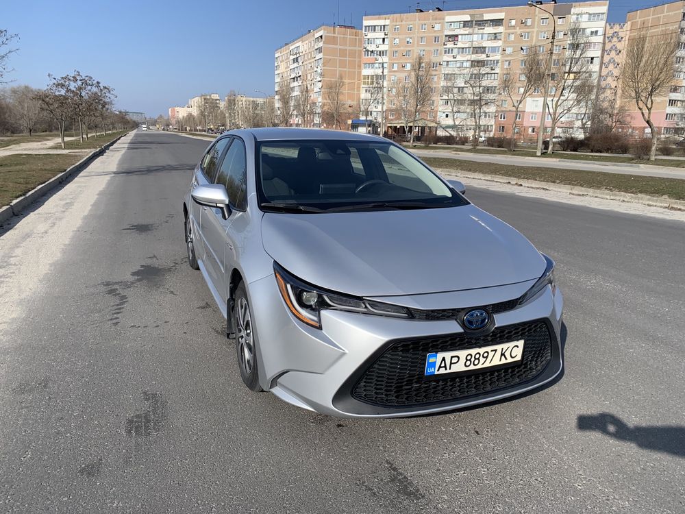 Продам Toyota Corolla 2019 гибрид