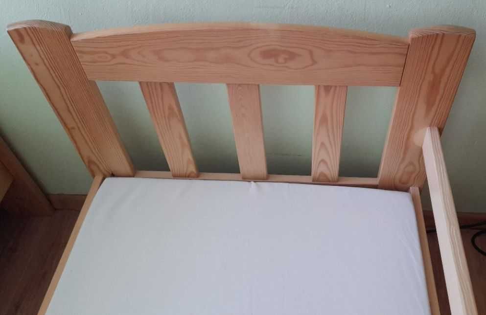 Łóżko łóżeczko  sosnowe materac 160x70