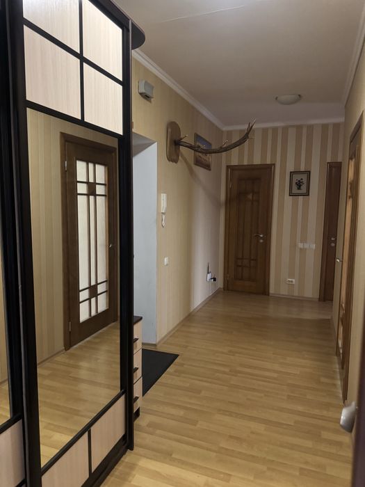 Продаж 2 кім ЦЕНТР 81 м, з якісним ремонтом