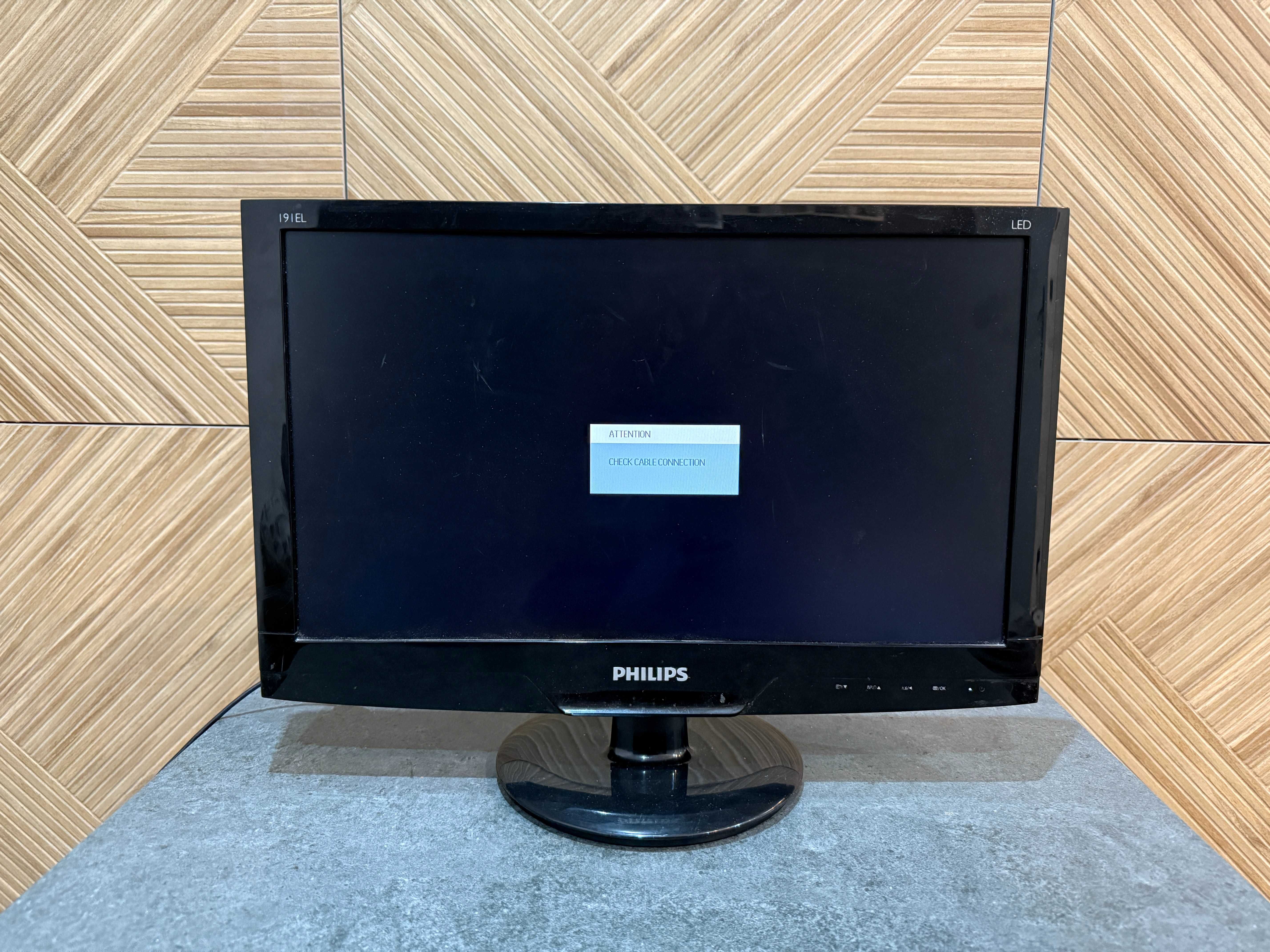 Monitor Komputerowy Philips I9IEL Led 19 CALI