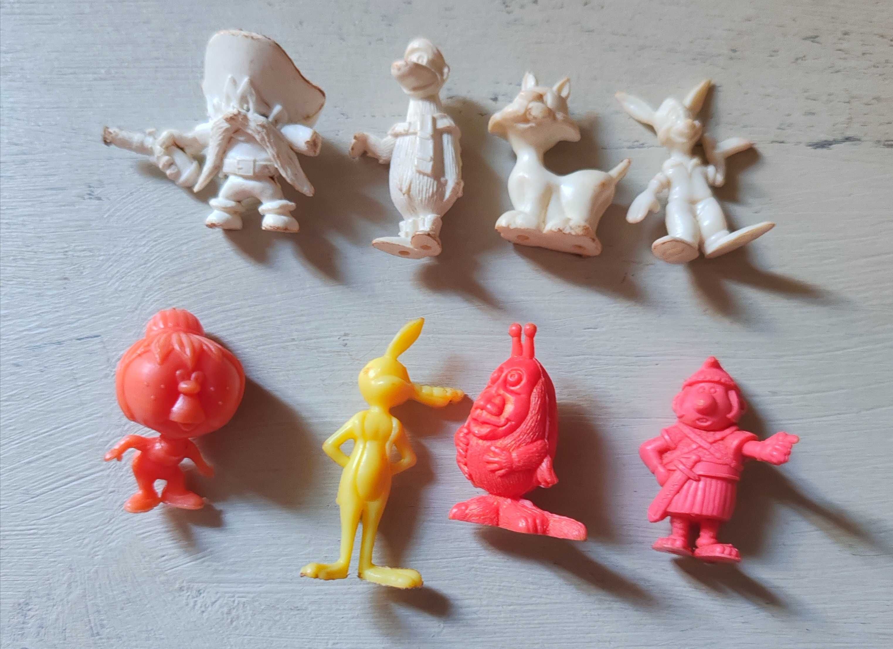 Bonecos monocromáticos Rajá, Olá, Azur: Ele e Ela, Astérix, etc