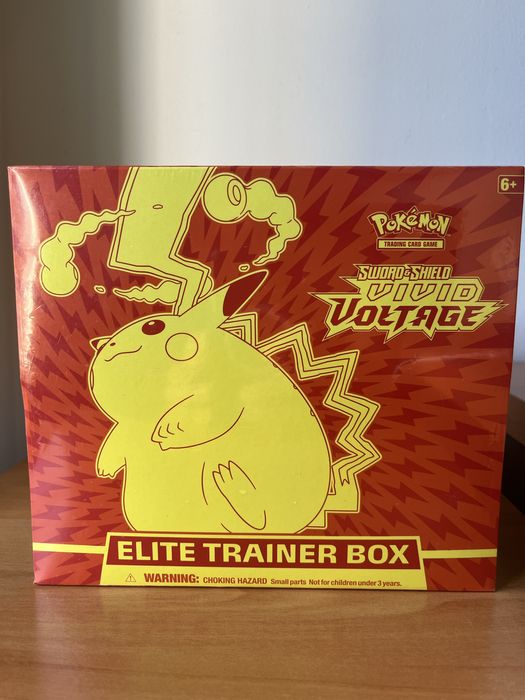 Vivid Voltage Elite trainer box Pokemon