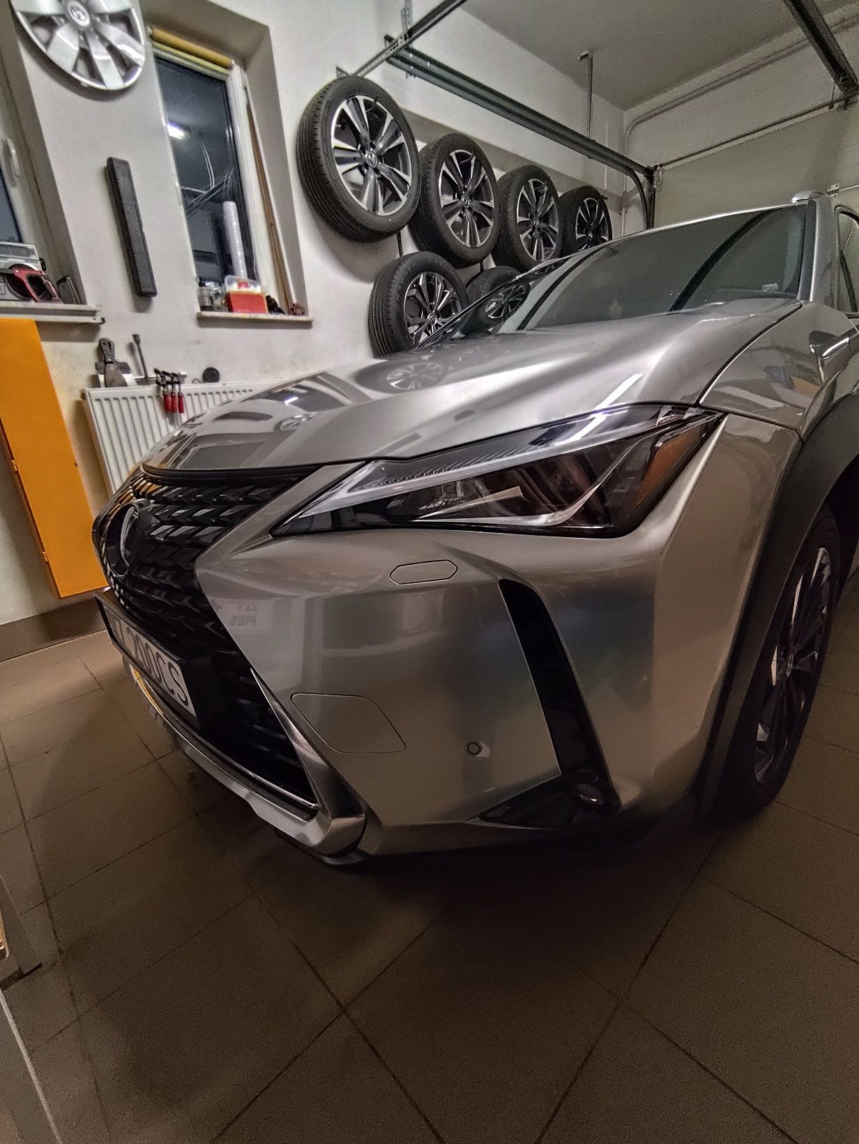 Lexus UX 200, stan idealny.