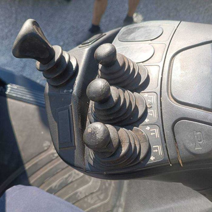 Wózek widłowy używany Linde H35T-02, LPG