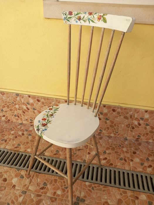 Cadeira em madeira estilo campestre
