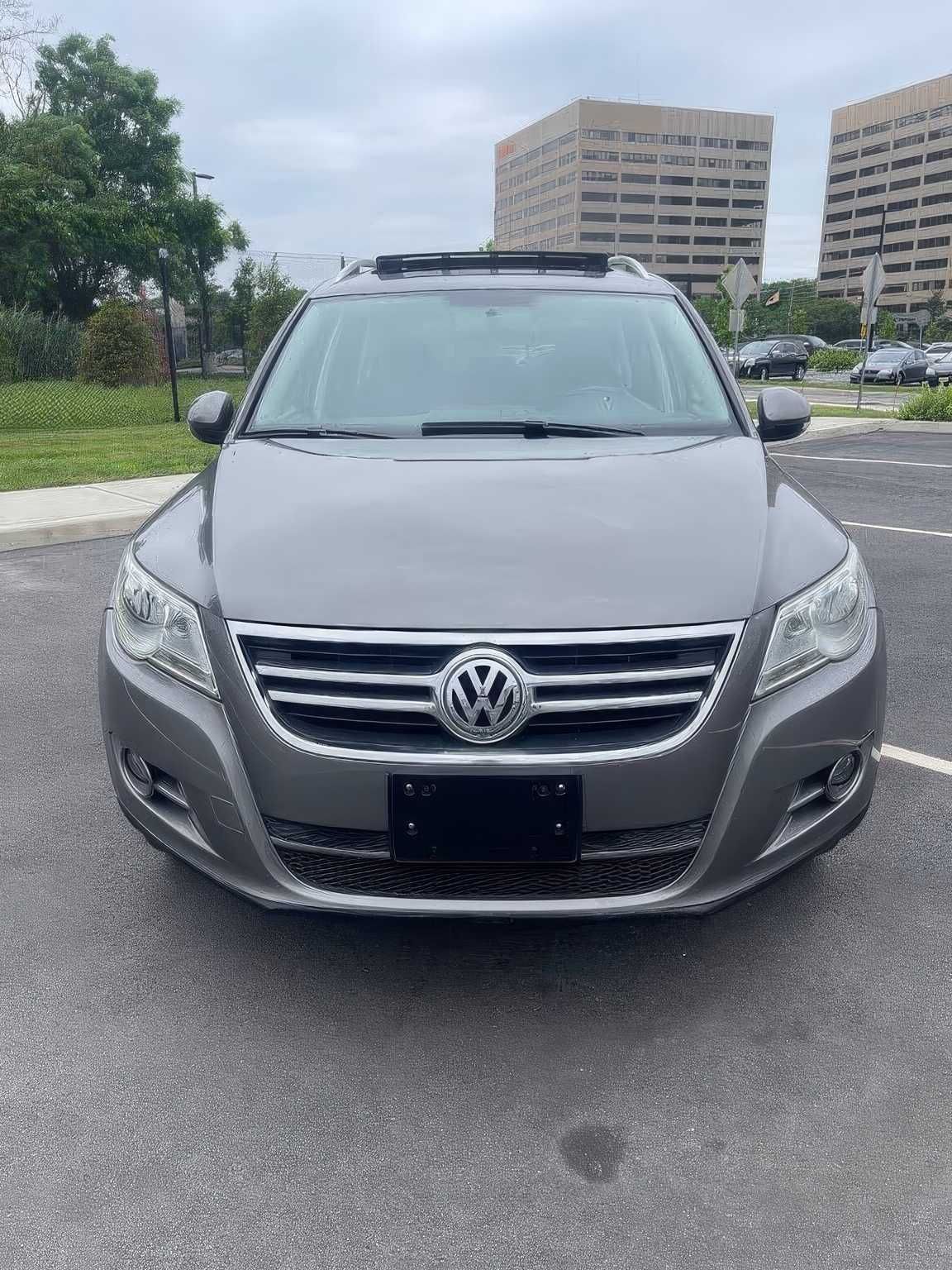 2010 Volkswagen Tiguan Wolfsburg Edition 4Motion