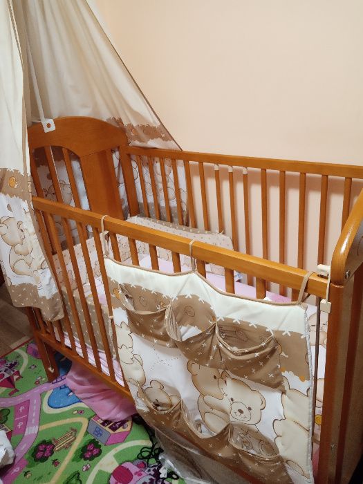 Łóżeczko niemowlęce - drewniane miodowe