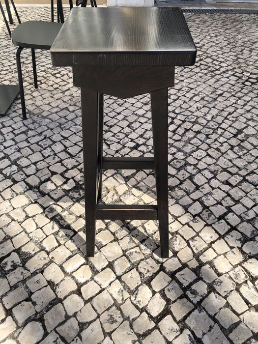 Banco Alto Carvalho Puro