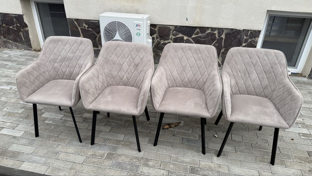 Стільці велюрові