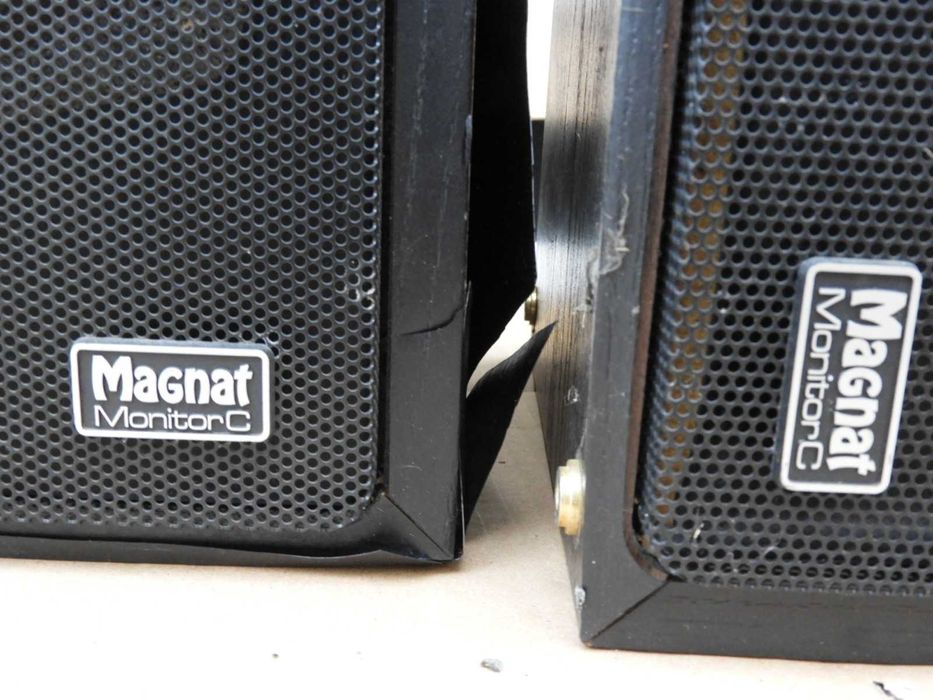 Obudowy kolumn skrzynki Magnat Monitor C
