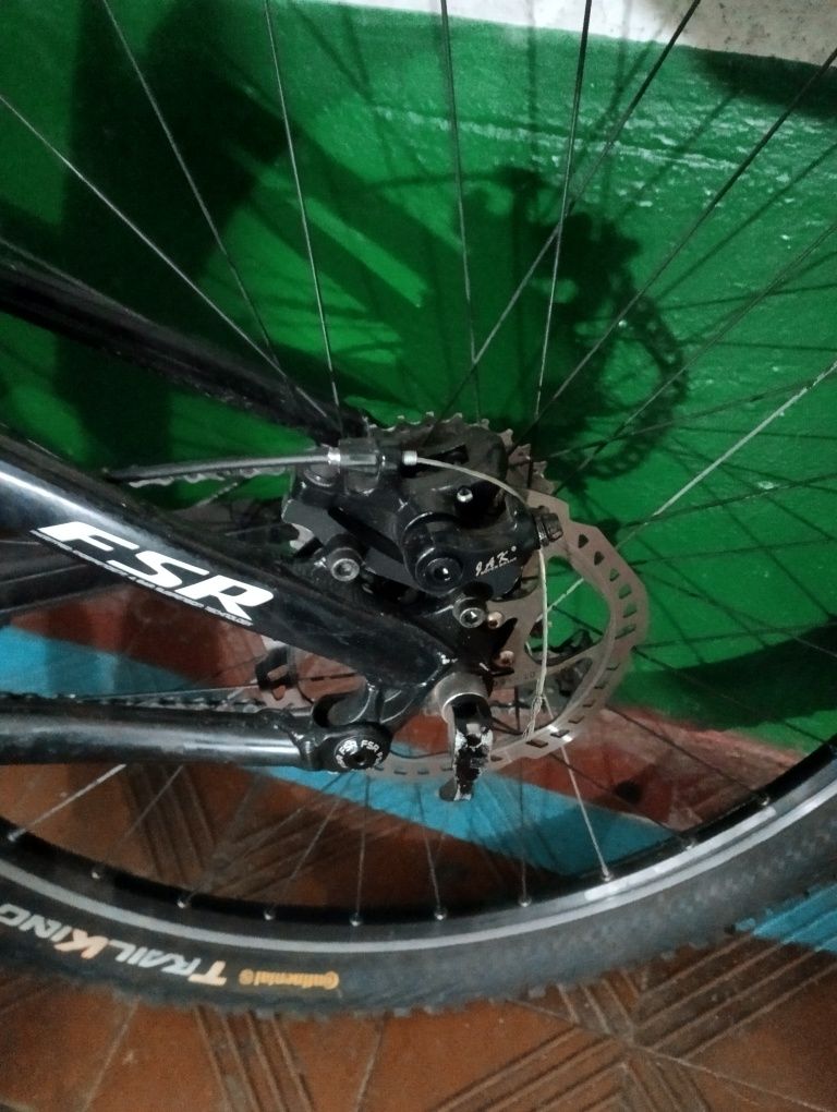 Двухпідвіс specialized myka rim 2011 року