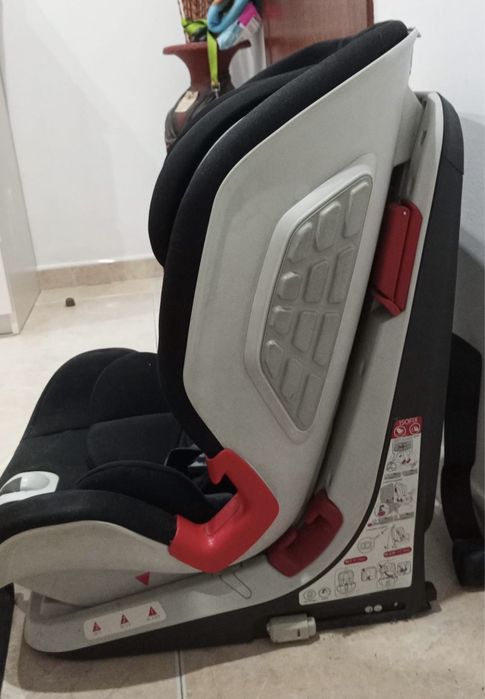 Cadeirinha com isofix da Chicco com caixa original