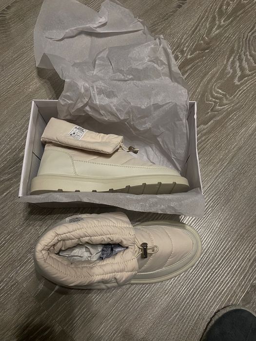 Черевики, дутіки , чоботи