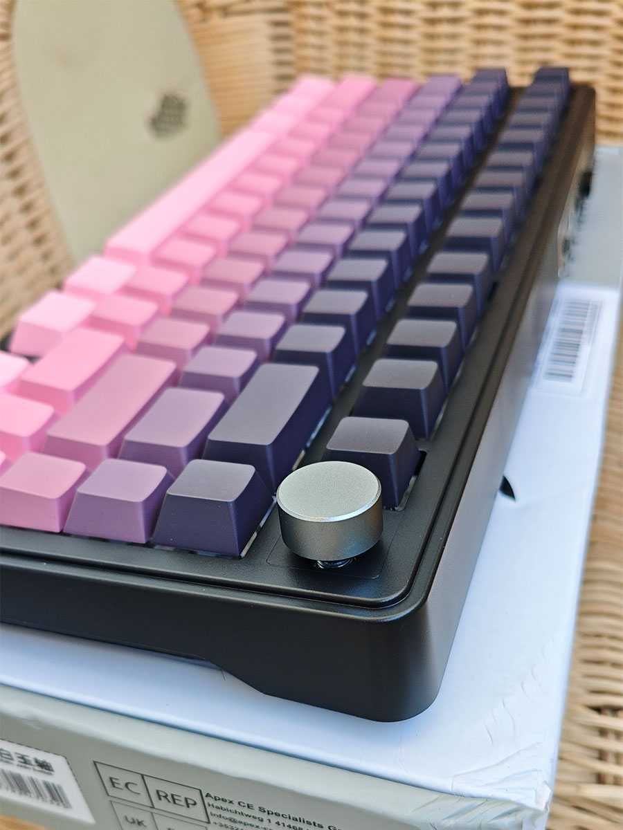 Бездротова клавіатура ATTACK Shark X85 Pink 75% з RGB підсвіткою