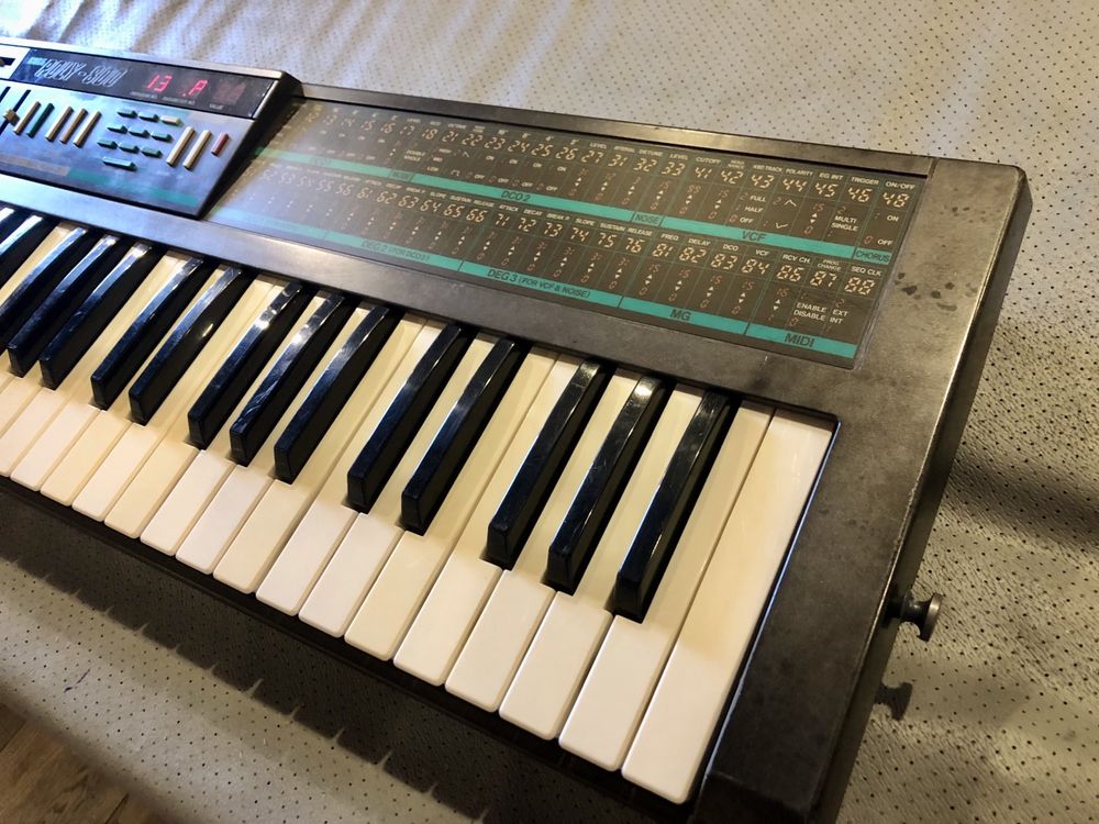 Korg Poly 800 - vintage anos 80