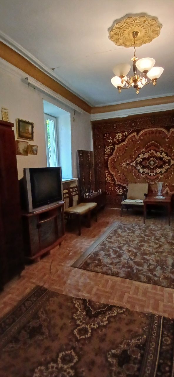 Полдома ,  ЮТЗ, пер. Полярный , 19000