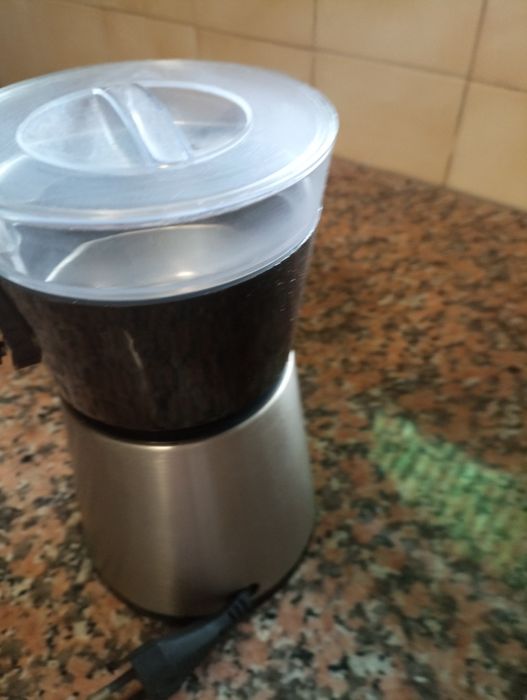 Moinho de café  fagor em óptimo estado
