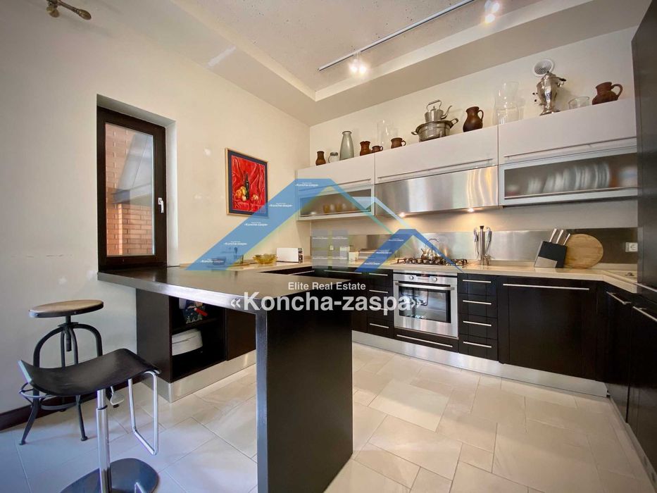 Дом в клубном КГ с бассейном. Козин. Конча Заспа