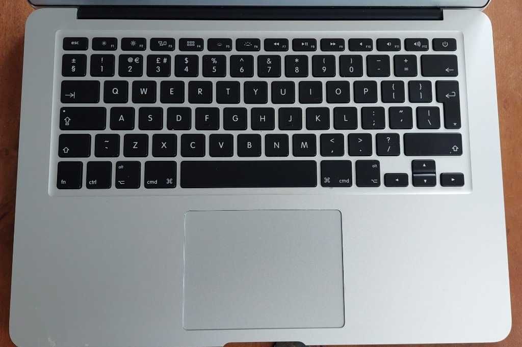 APPLE MACBOOK AIR A1466 7.2 2017
