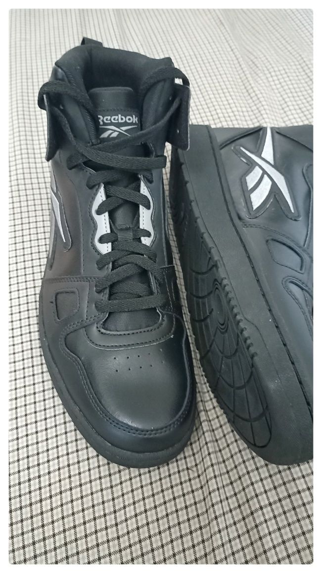 Продам Кросовки Reebok