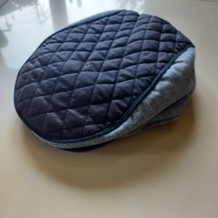 Prawie nowy kaszkiet chłopięcy czapka z daszkiem idealna