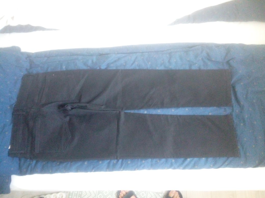 Spodnie Reserved czarne 32/32 (Regular)