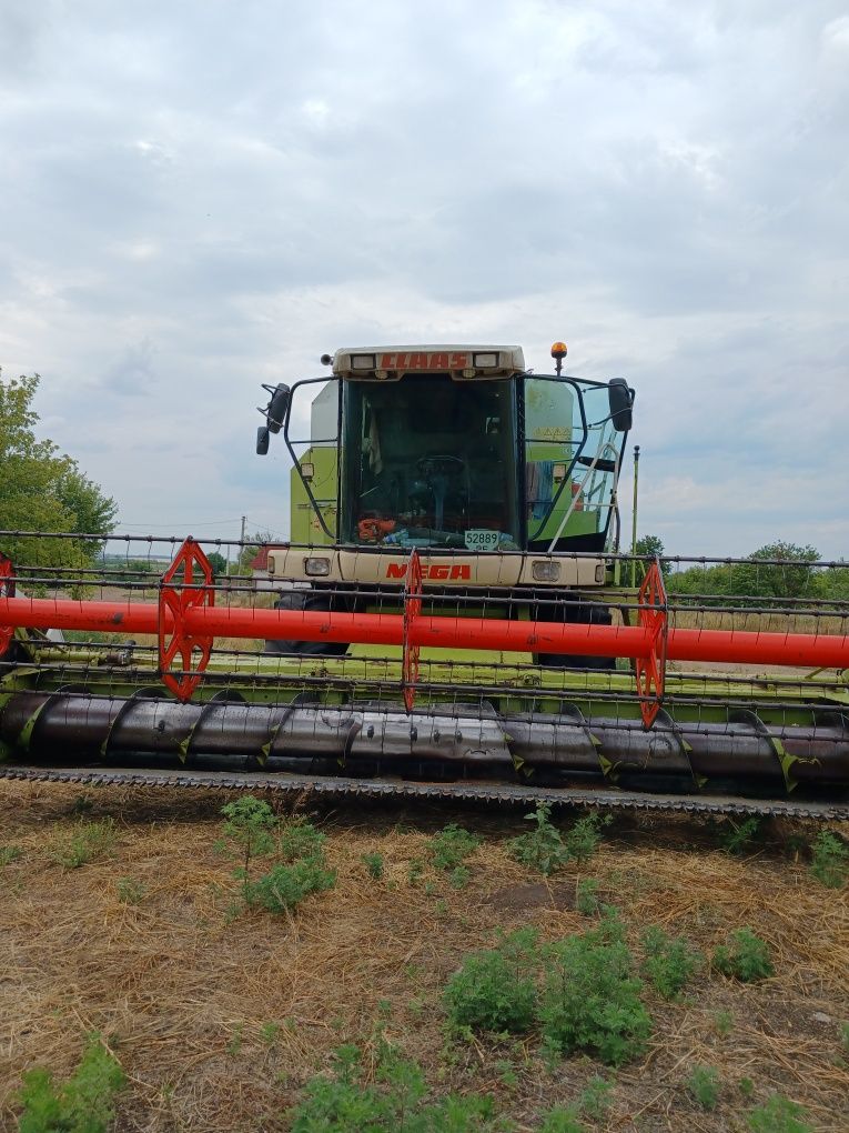 Комбайн Claas Mega 204