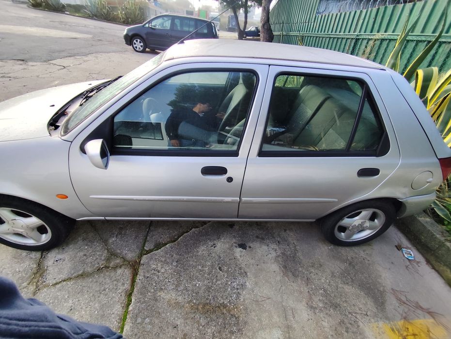 Ford Fiesta 12 ztec , ano 07/1999, AVARIADO!