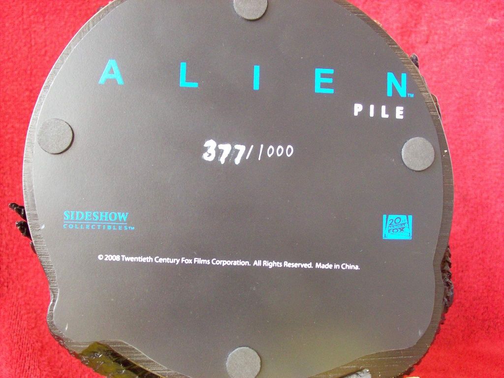 Sideshow Collectibles – Alien Pile - Limited Figure (377/1000) -no box