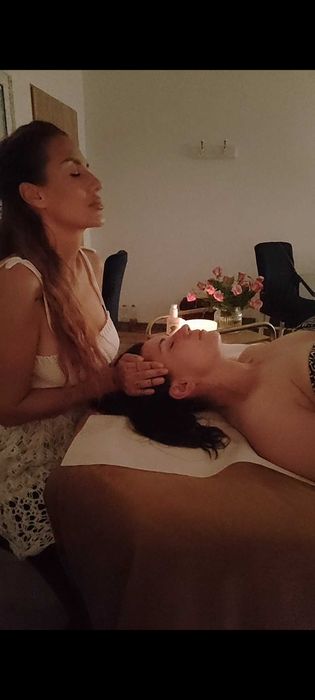 Zamień napięcie w głębokie ukojenie- Odkryj magię masażu głowy